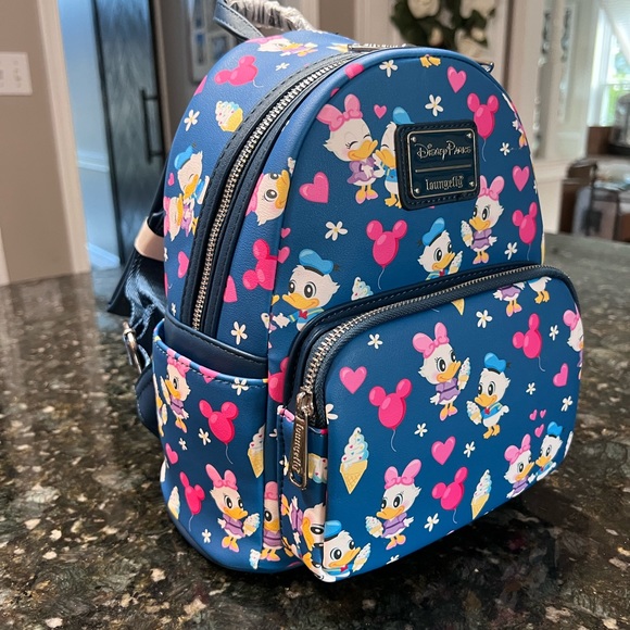 Loungefly Donald and Daisy Duck “Love” - Picture 2 of 5